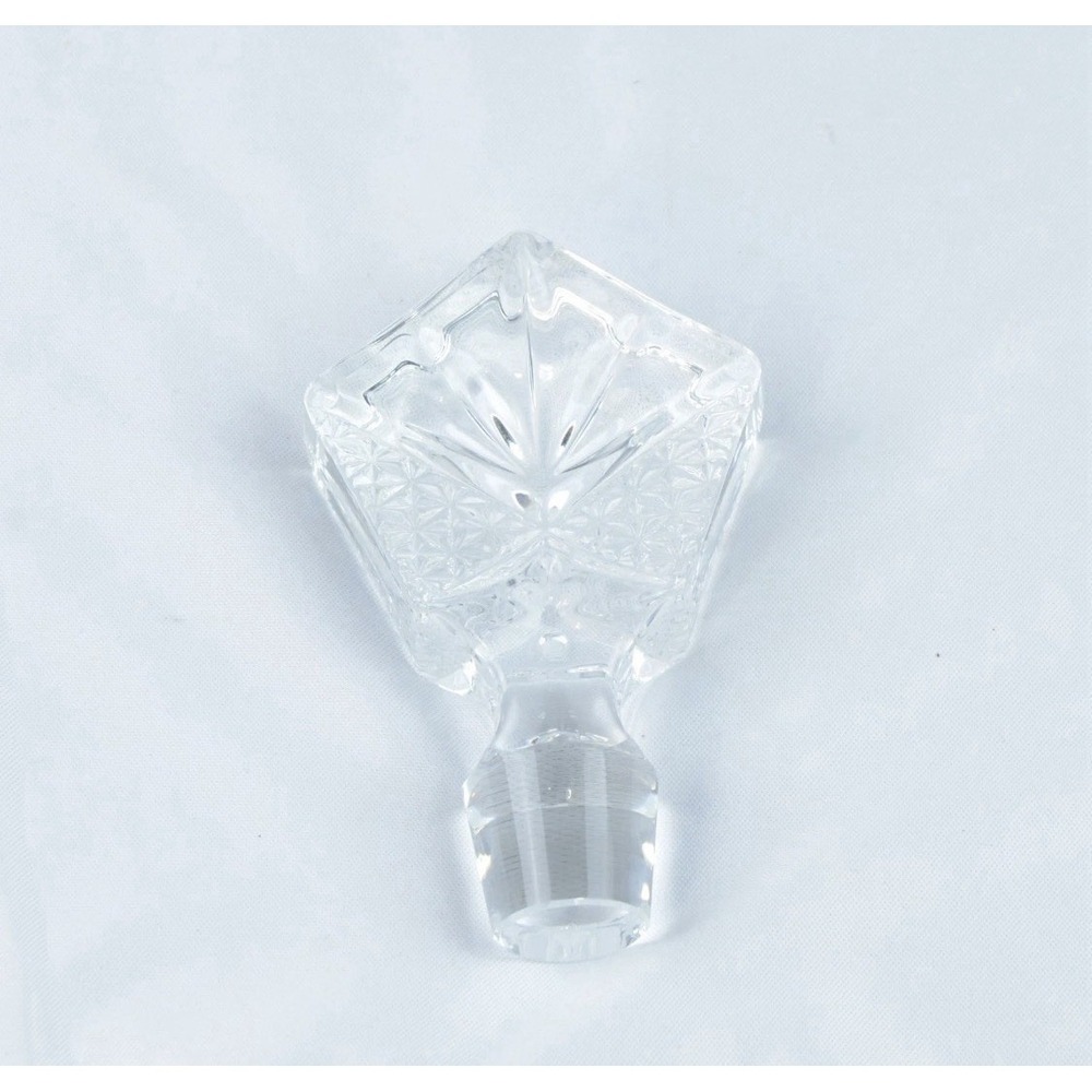 Godinger Dublin Crystal Whiskey Decanter – Diamond Cut , Faceted Stopper - Picture 4 of 5